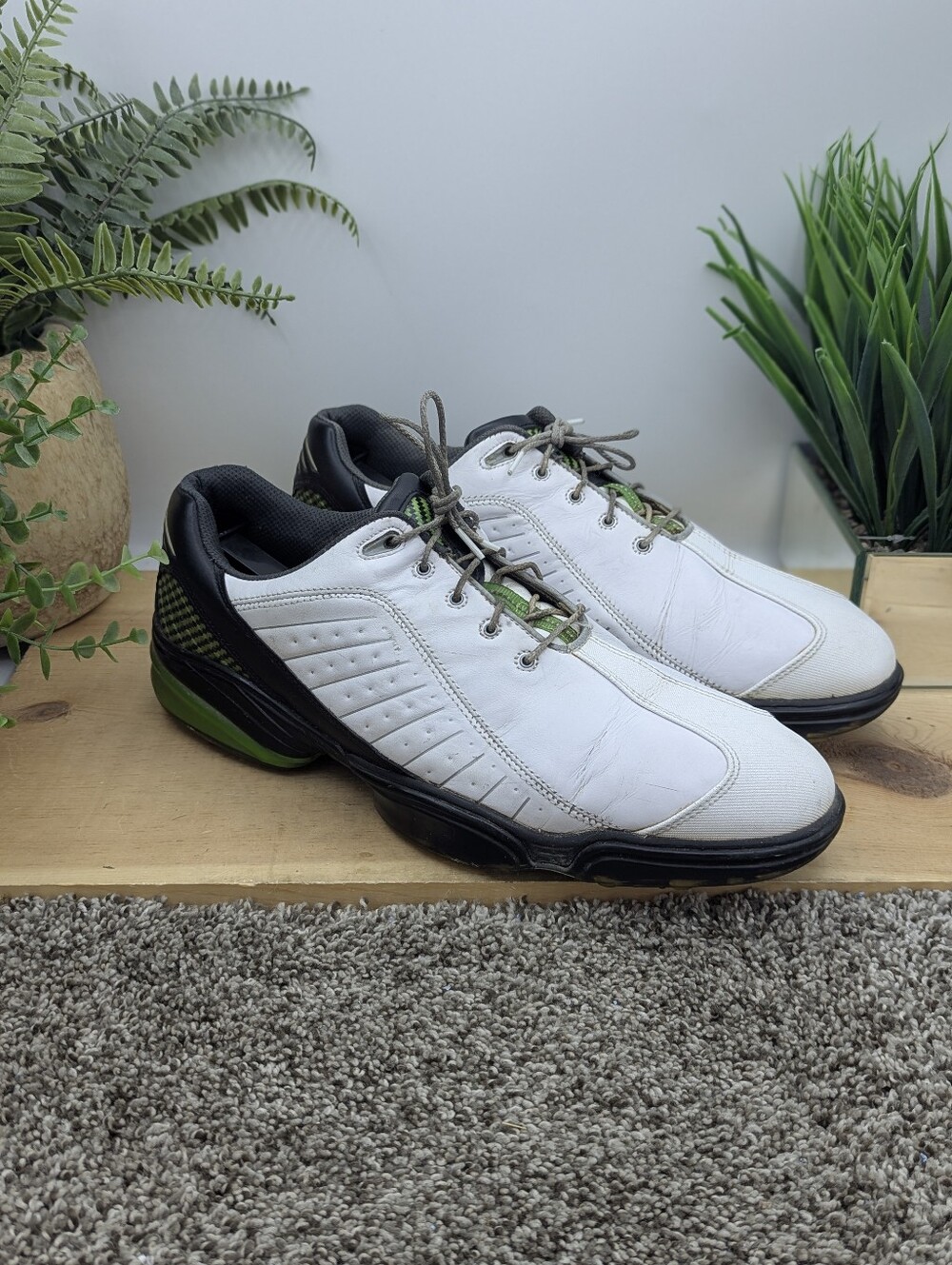 Footjoy Mens Size 11.5M Plastic Spikes Leather Gold Shoes Sports Cleats